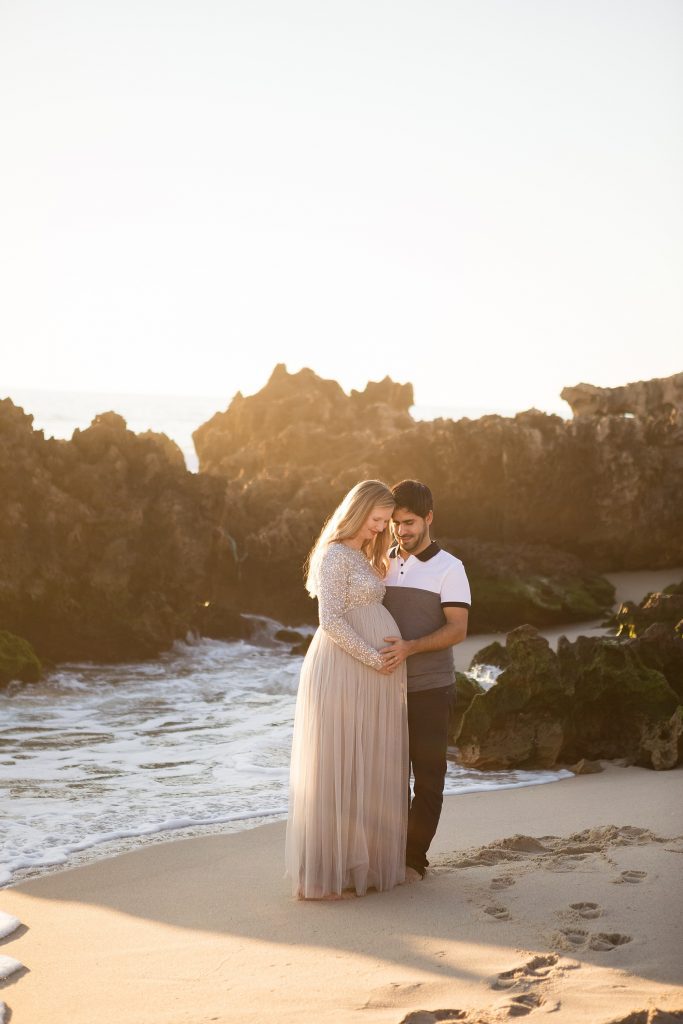 perth maternity photographer hamersley pool sunset