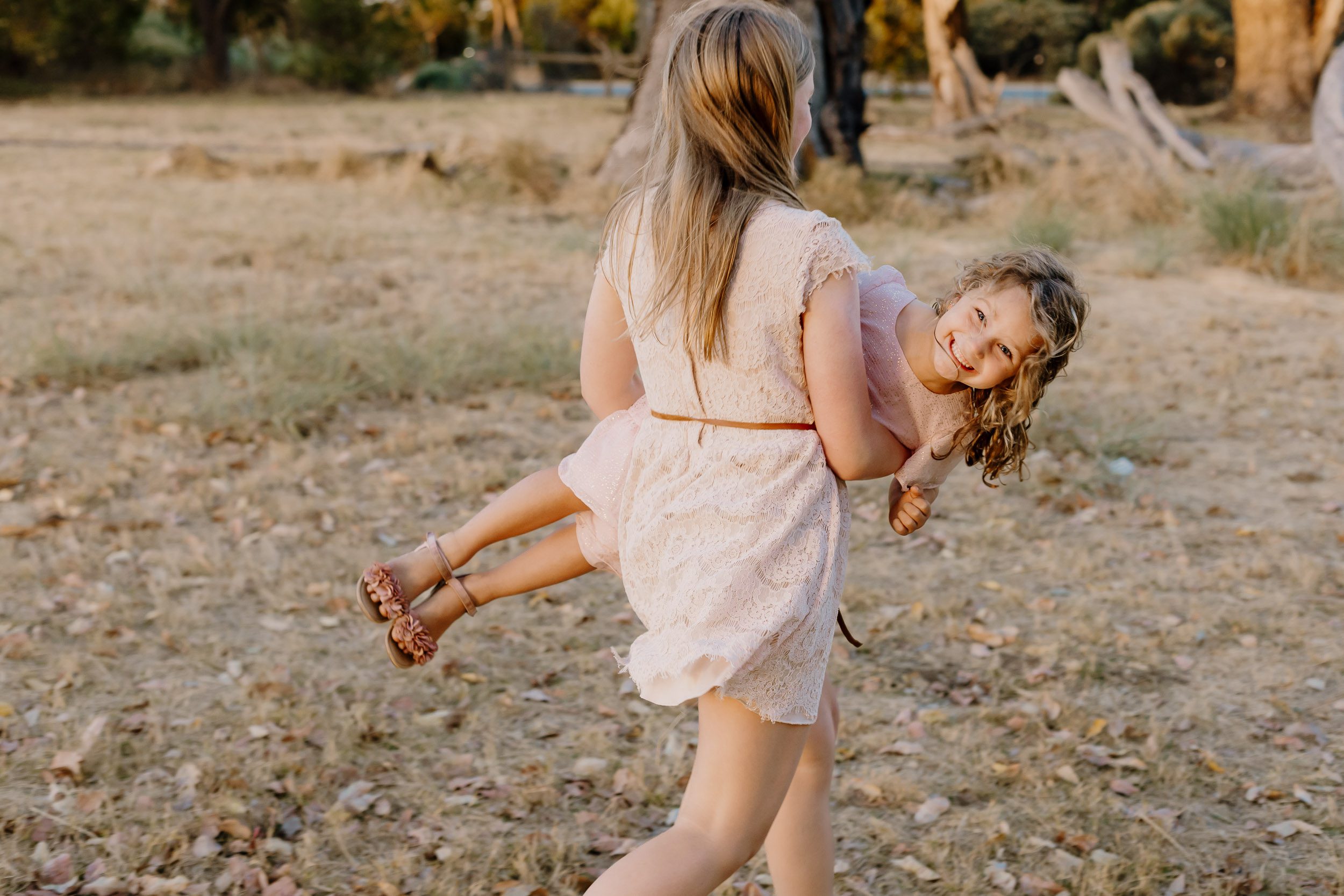 kids won’t behave photoshoot, natural family photography tips, perth family photographer, relaxed family photo session