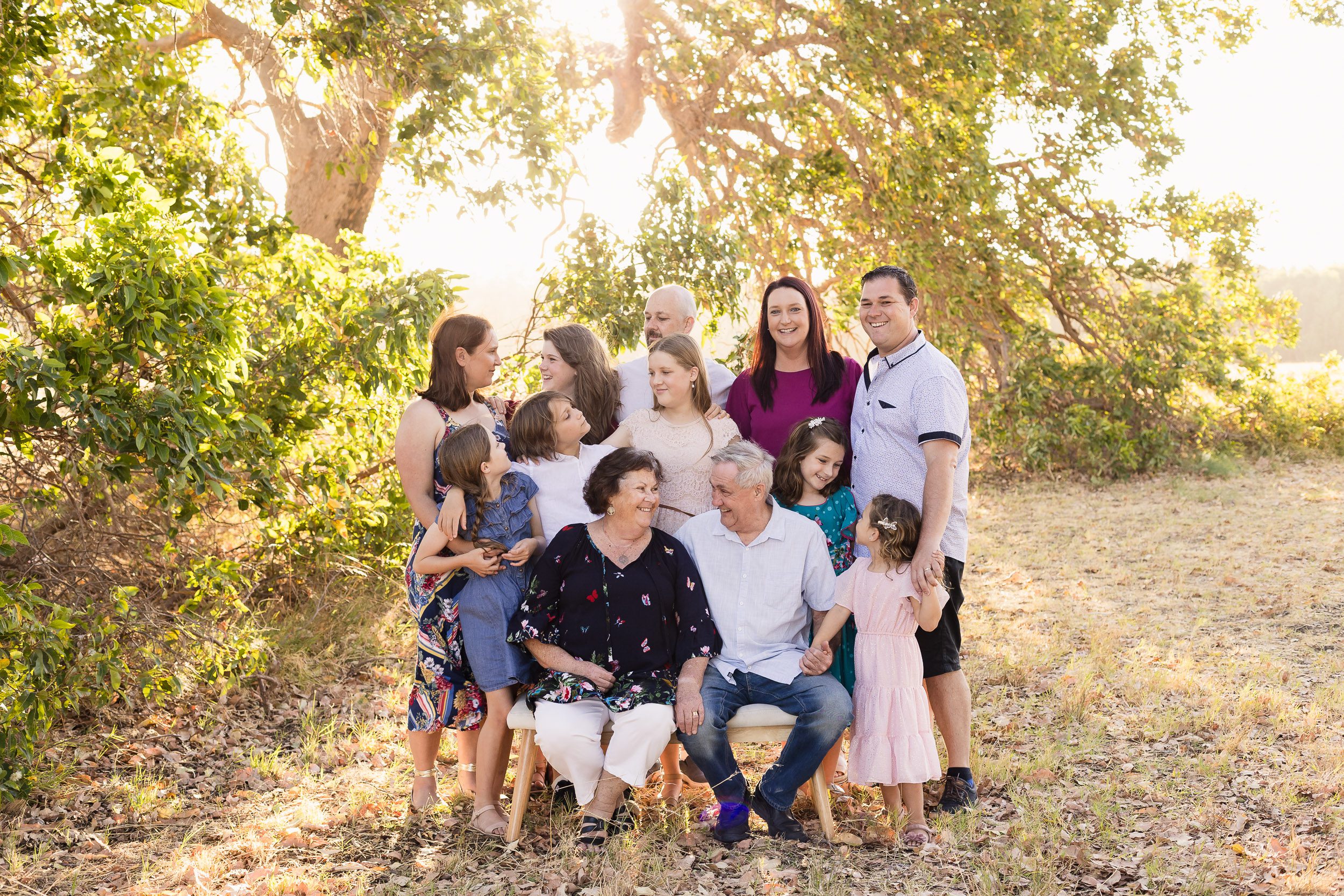 eileen devereux photographing a perth extended family session at golden hour in northern suburbs of perth