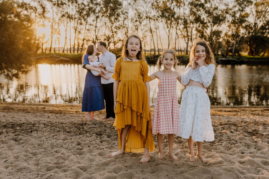 family photographer in Perth's northern suburbs
Perth family photographer Eileen Devereux capturing natural family portraits